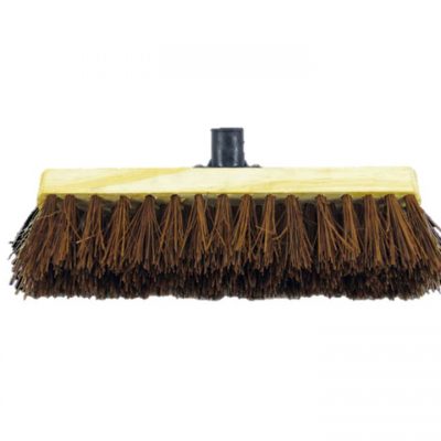 Vassoura Gari Piaçava c/ Reforço e Cabo 28MM